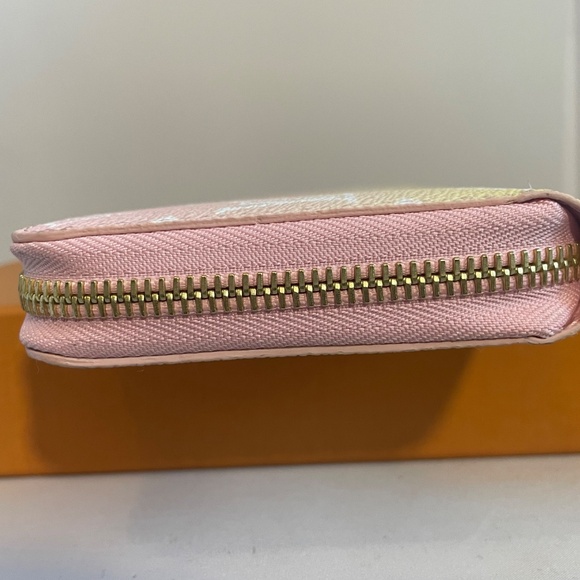 Louis Vuitton By the Pool Zippy Wallet - Picture 5 of 14